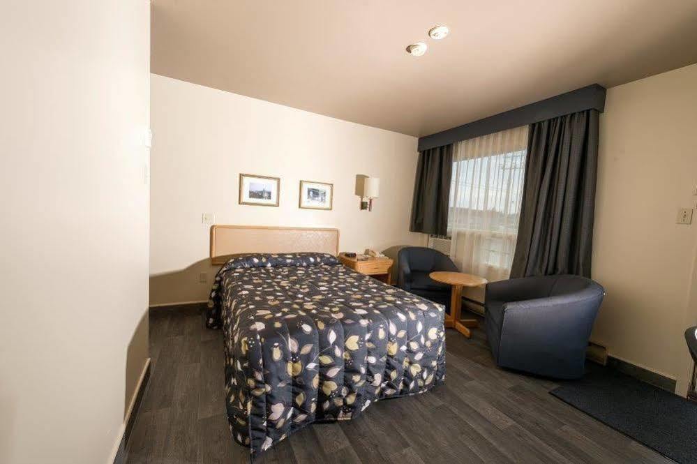 Motel Le Boreal Baie-Comeau Exterior photo